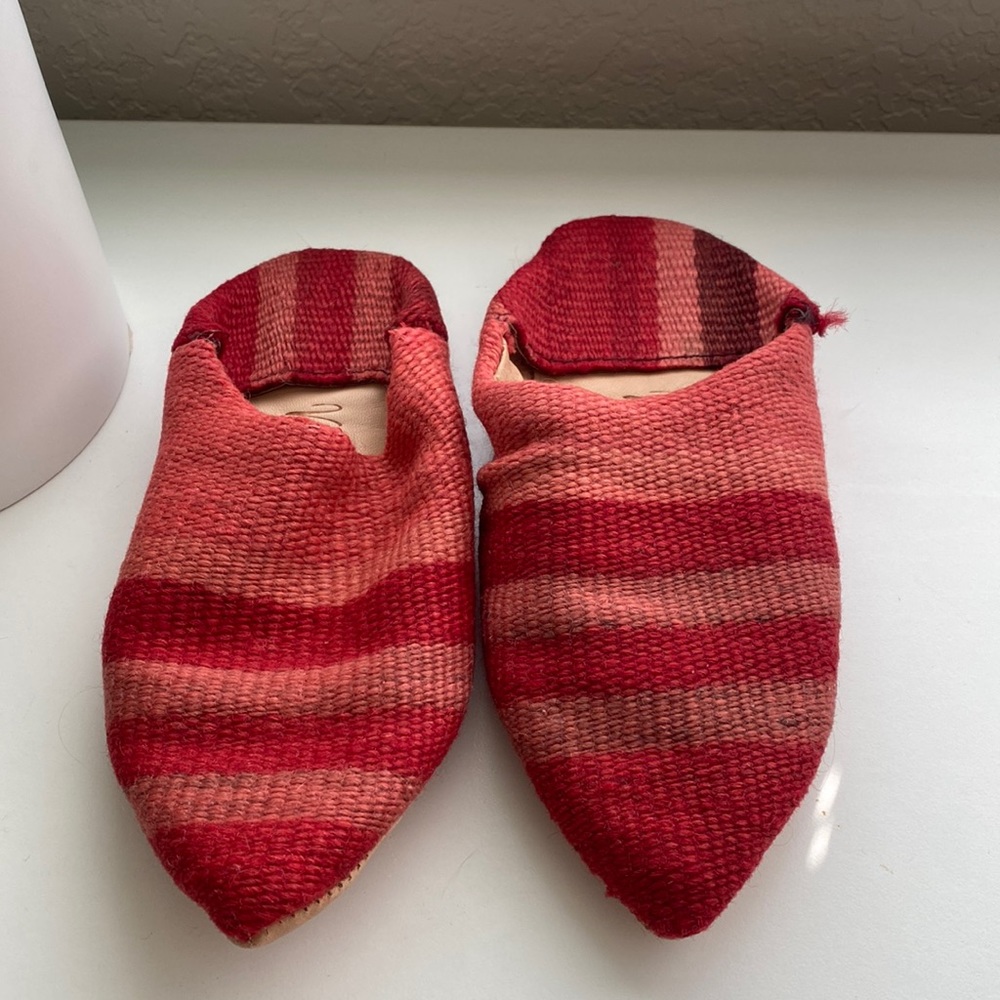 Woven slippers
